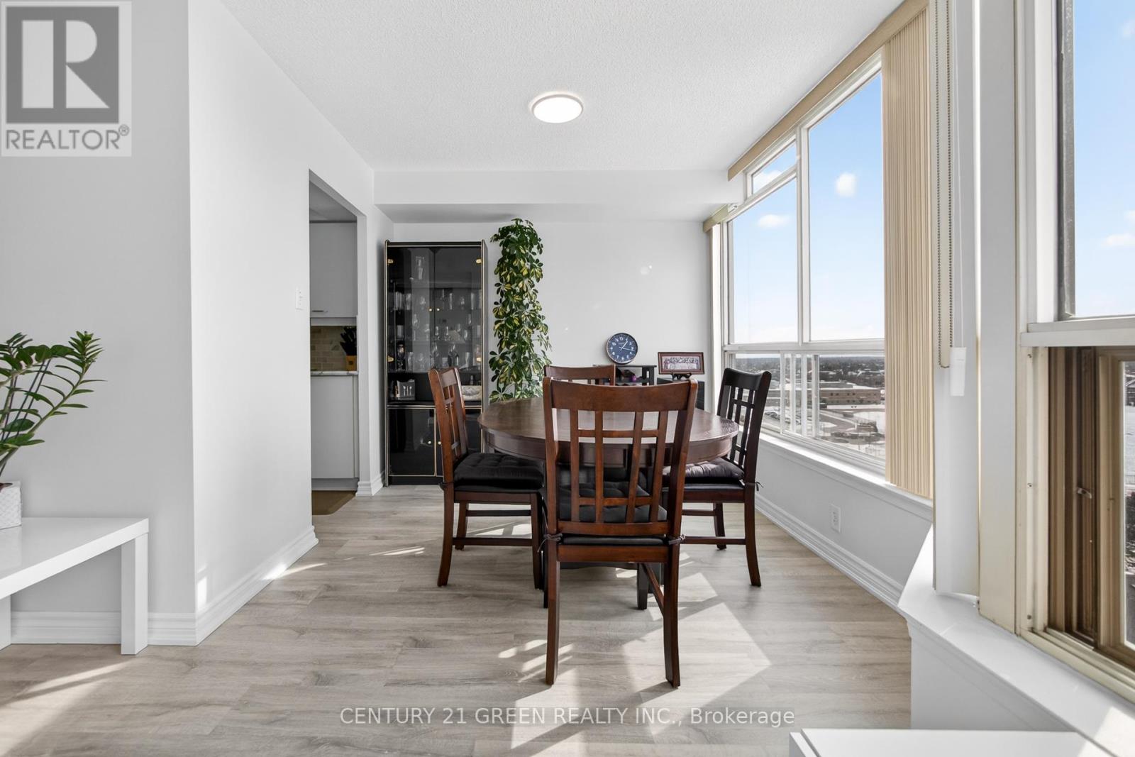 1201 - 55 Elm Drive W, Mississauga, Ontario  L5B 3Z3 - Photo 15 - W12788798