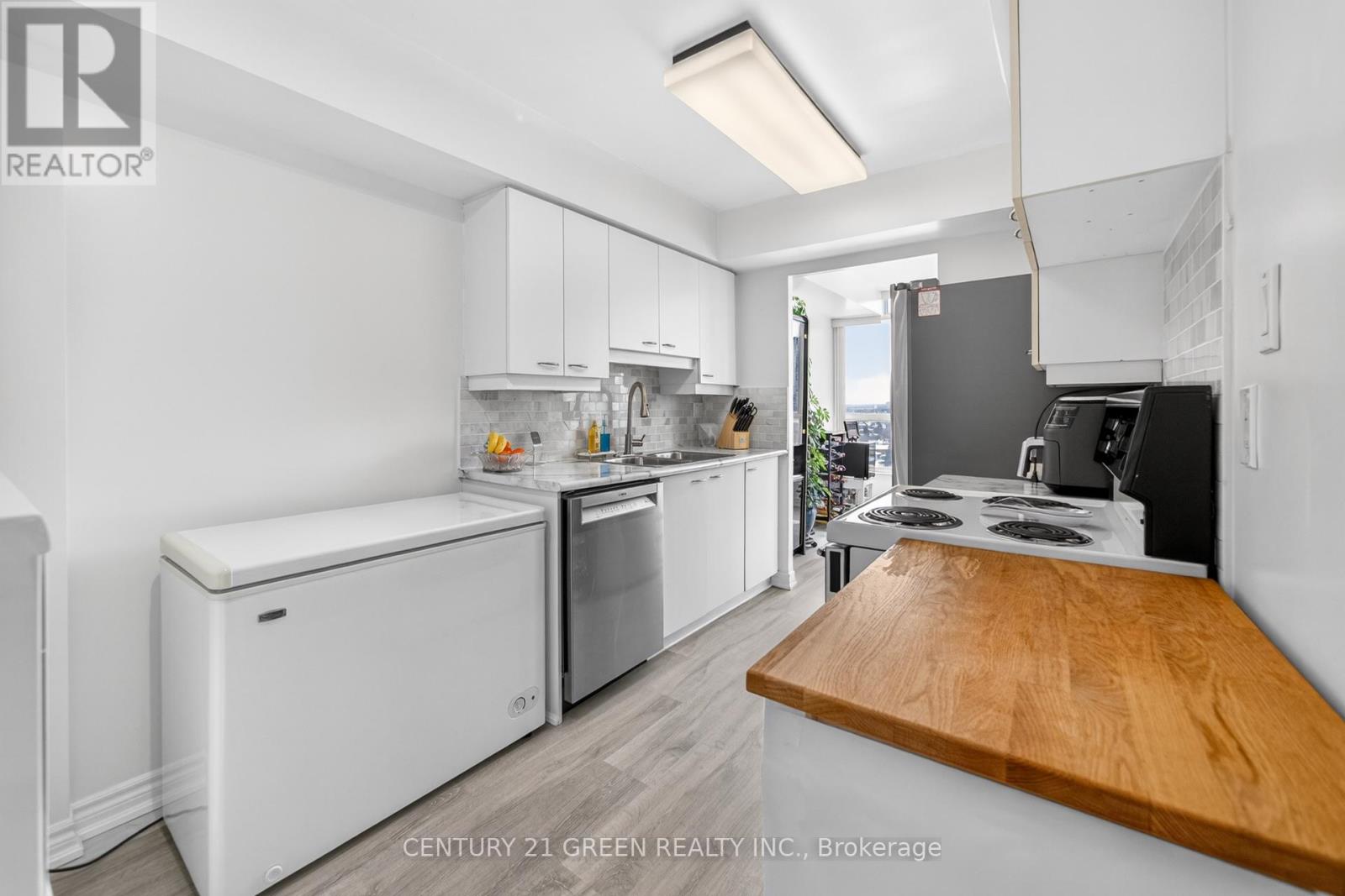 1201 - 55 Elm Drive W, Mississauga, Ontario  L5B 3Z3 - Photo 21 - W12788798