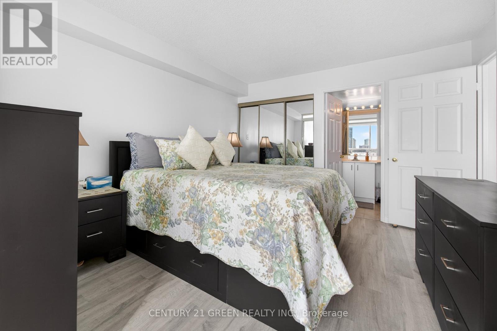 1201 - 55 Elm Drive W, Mississauga, Ontario  L5B 3Z3 - Photo 28 - W12788798