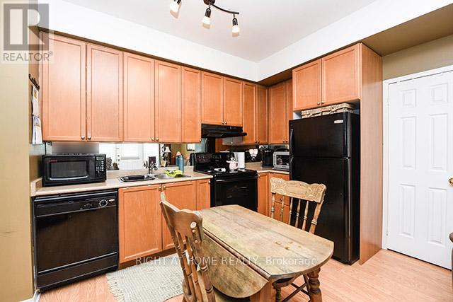 56 - 3046 Eglinton Avenue W, Mississauga, Ontario  L5M 8E4 - Photo 5 - W12788804