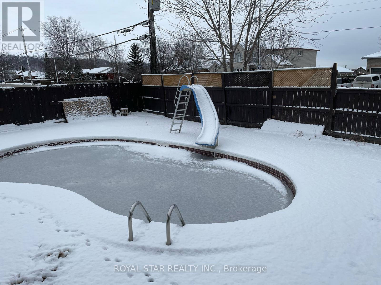 MAIN - 1024 BARTON STREET, Hamilton, Ontario