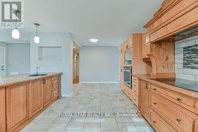 Main - 1024 Barton Street, Hamilton, Ontario  L8E 5H3 - Photo 10 - X12788720