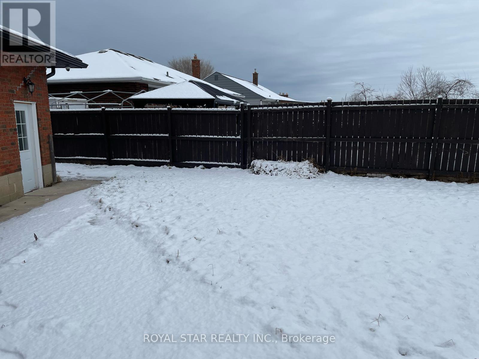 Main - 1024 Barton Street, Hamilton, Ontario  L8E 5H3 - Photo 6 - X12788720