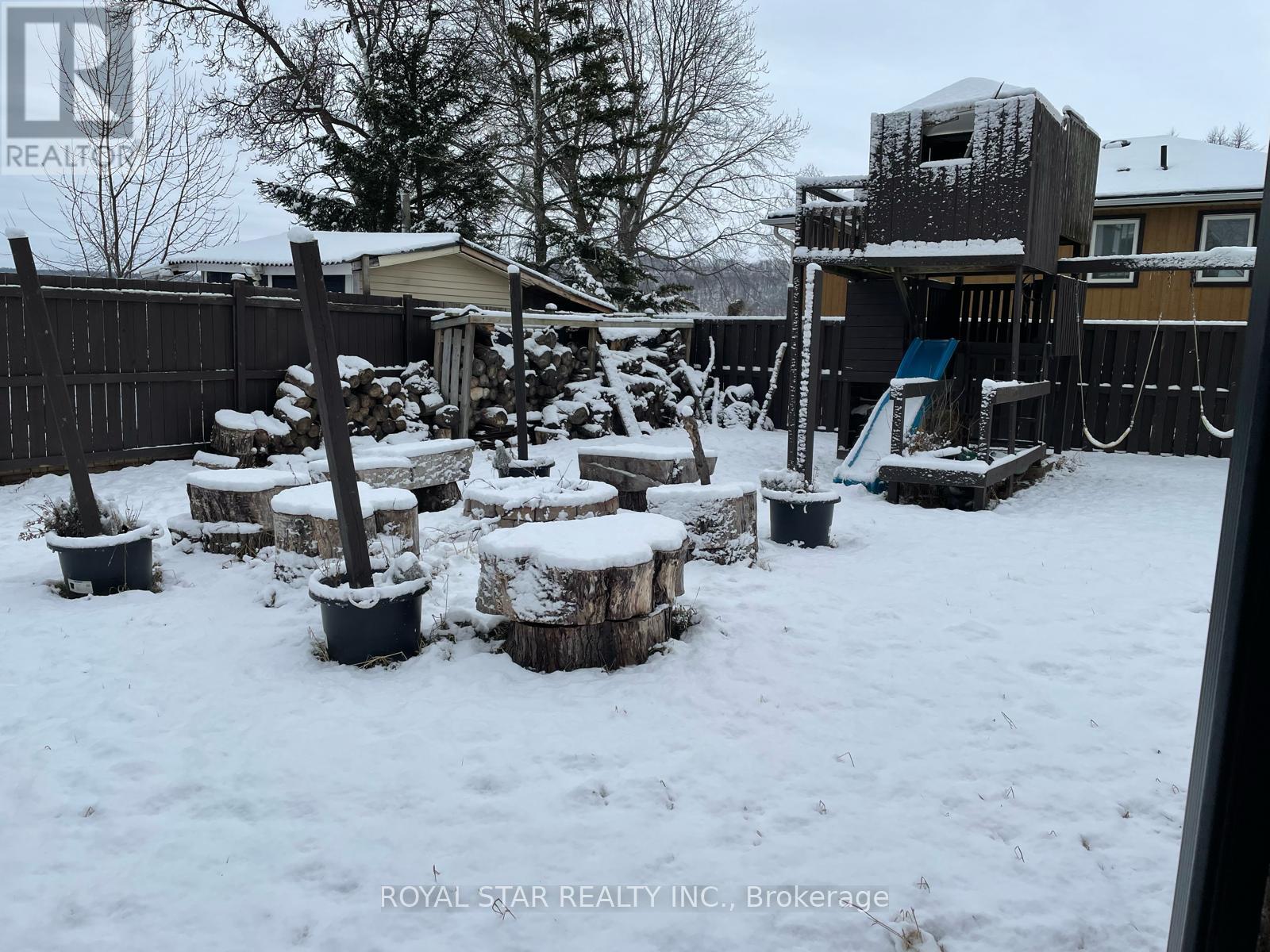 Main - 1024 Barton Street, Hamilton, Ontario  L8E 5H3 - Photo 7 - X12788720