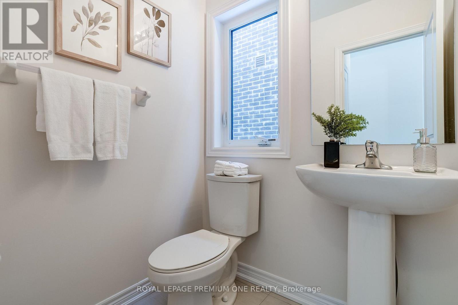 445 Kennedy Circle, Milton (Cb Cobban), Ontario  L9T 7E7 - Photo 11 - W12707250