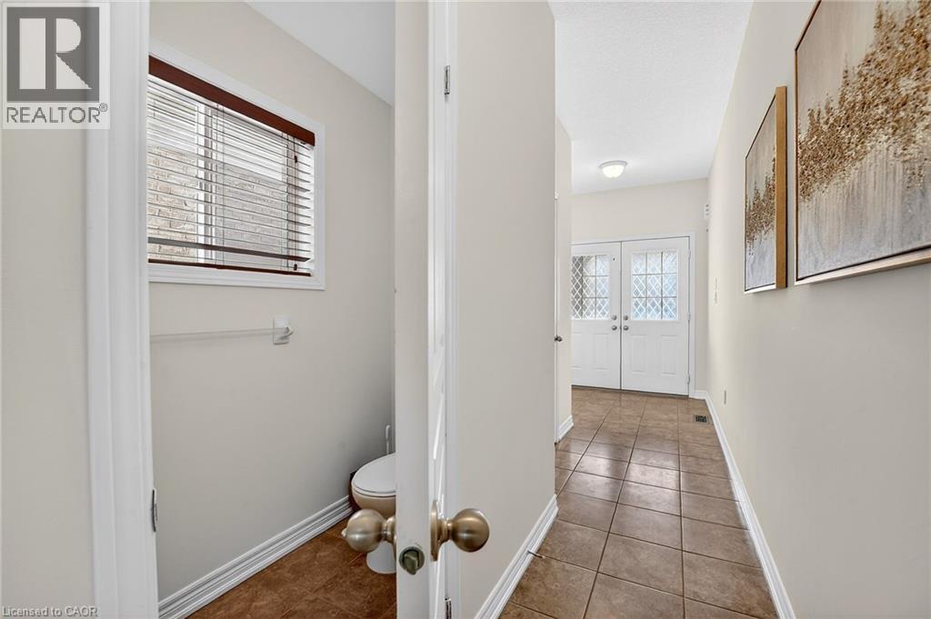 174 Lormont Boulevard, Stoney Creek, Ontario  L8J 0K1 - Photo 4 - 40795187