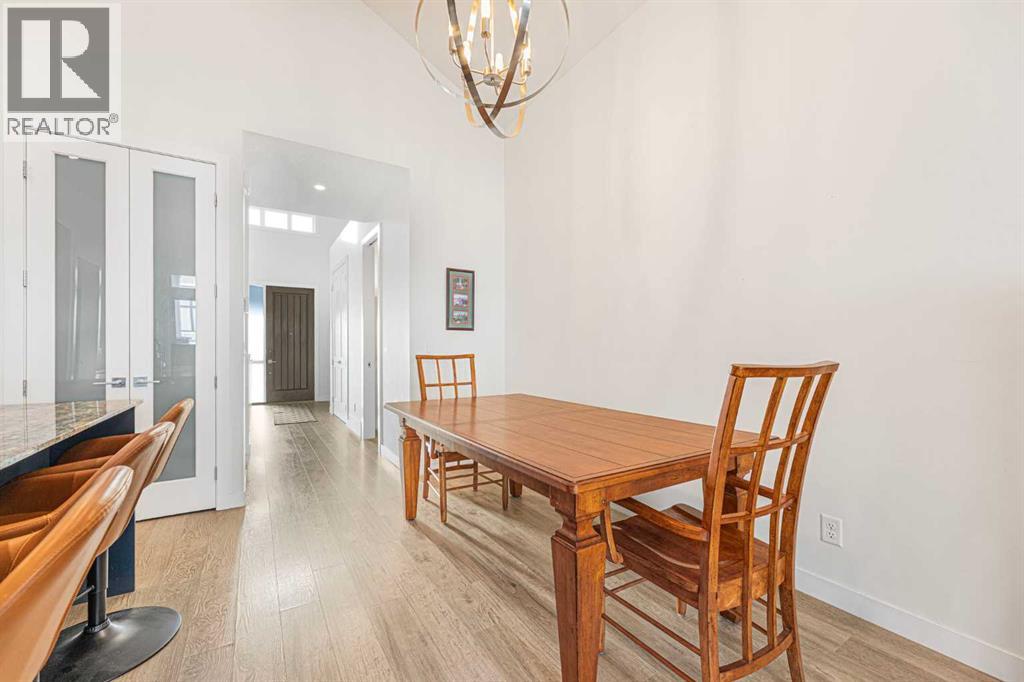 12572 Crestmont Boulevard Sw, Calgary, Alberta  T3B 6J5 - Photo 6 - A2277212