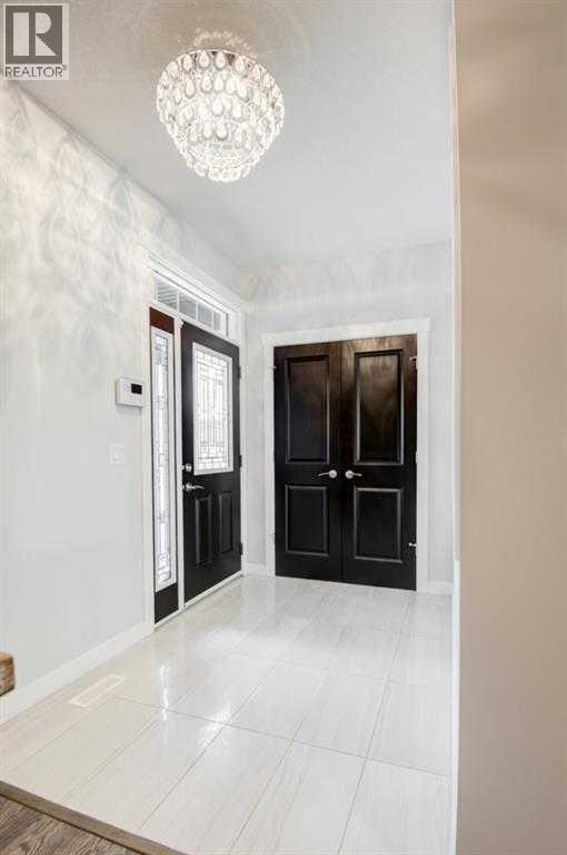 53 Sherwood Square Nw, Calgary, Alberta  T3R 0R9 - Photo 3 - A2284530