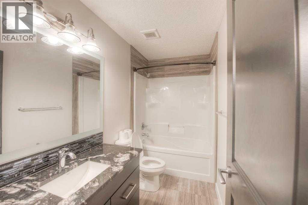 53 Sherwood Square Nw, Calgary, Alberta  T3R 0R9 - Photo 35 - A2284530
