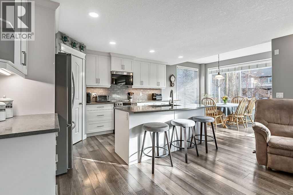 115 Cougarstone Square Sw, Calgary, Alberta  T3H 5J4 - Photo 7 - A2286206