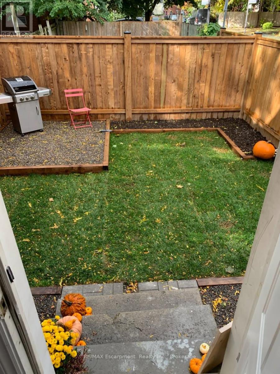 Main - 118 Sackville Street, Toronto, Ontario  M5A 3E7 - Photo 4 - C12788824