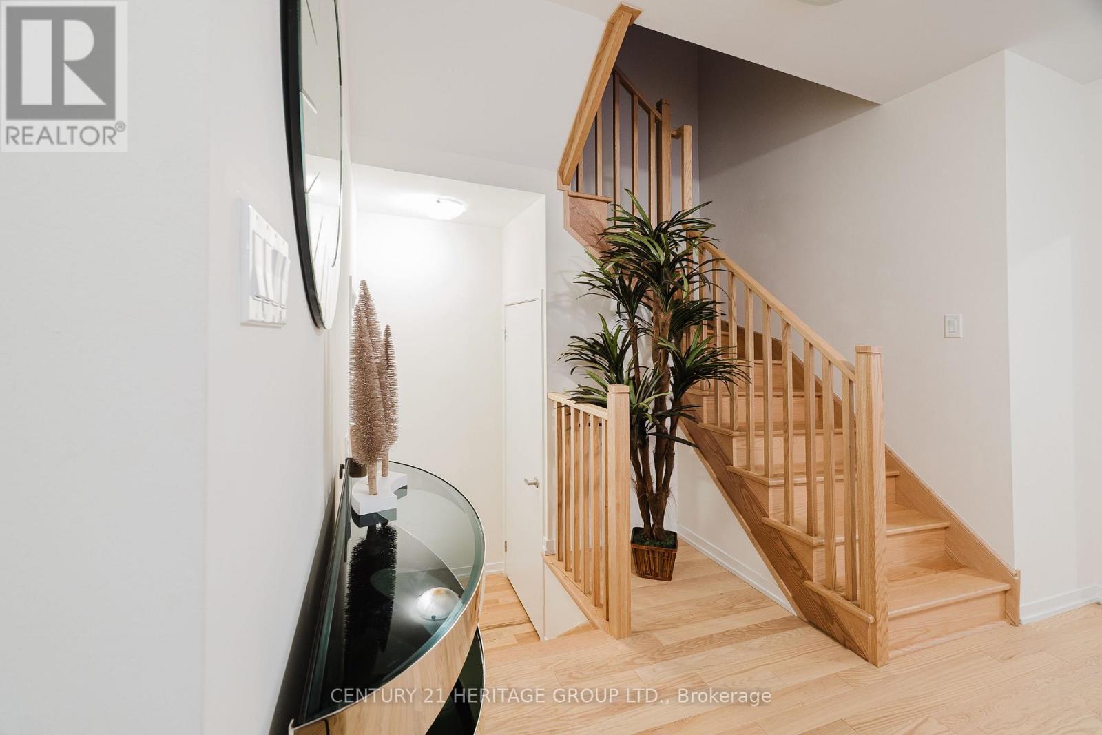 56 Rumi Court, Vaughan, Ontario  L6A 4B3 - Photo 2 - N12779570