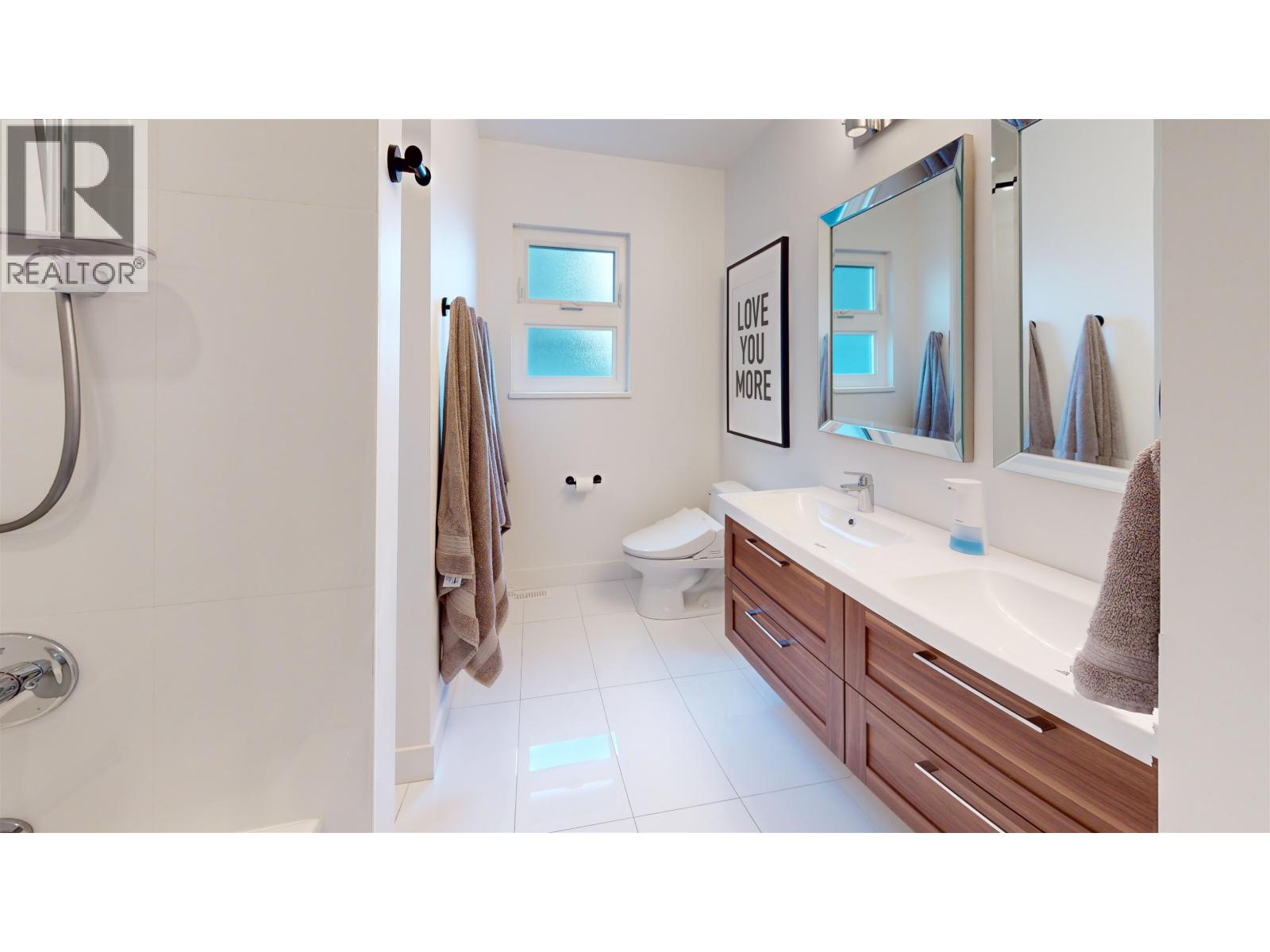 5043 St. Margarets Street, Vancouver, British Columbia  V5R 3H4 - Photo 12 - R3089822