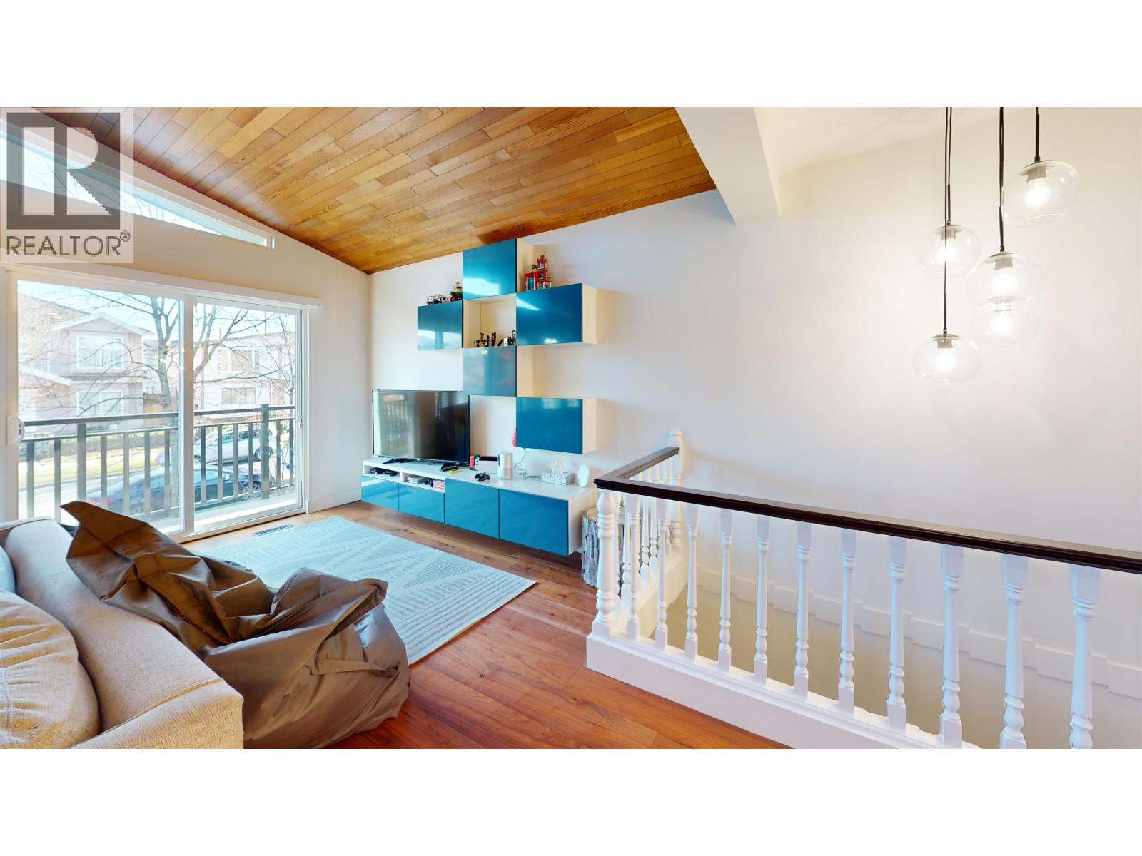 5043 St. Margarets Street, Vancouver, British Columbia  V5R 3H4 - Photo 4 - R3089822