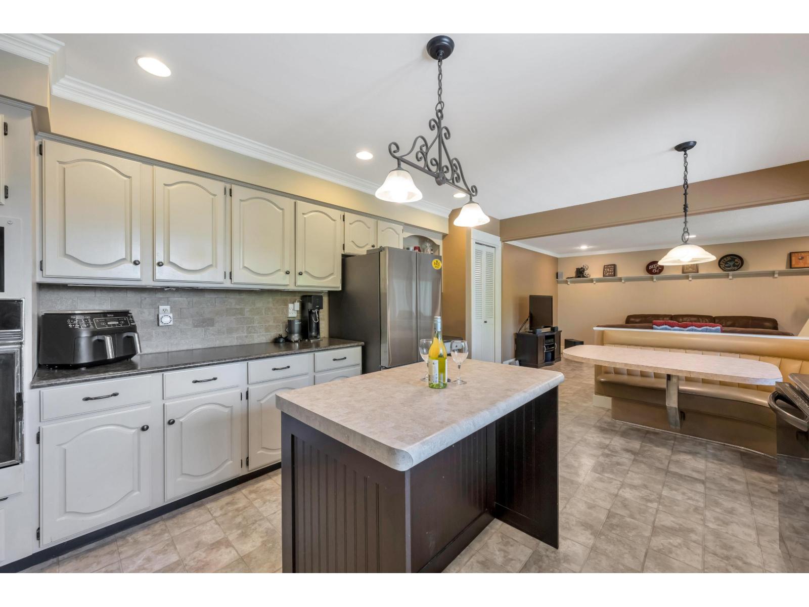 21761 49a Avenue, Langley, British Columbia  V3A 6C4 - Photo 7 - R3089973