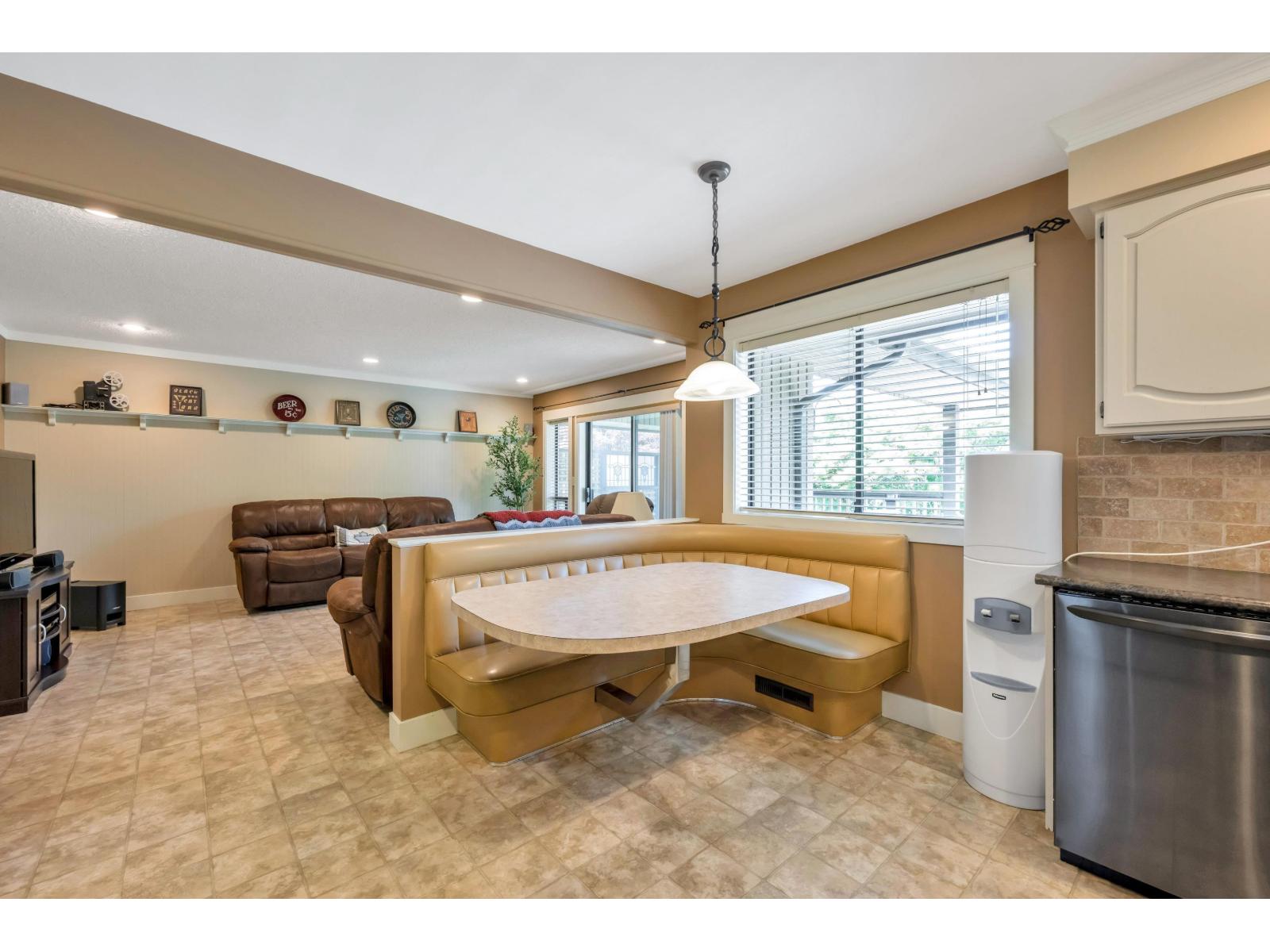 21761 49a Avenue, Langley, British Columbia  V3A 6C4 - Photo 13 - R3089973