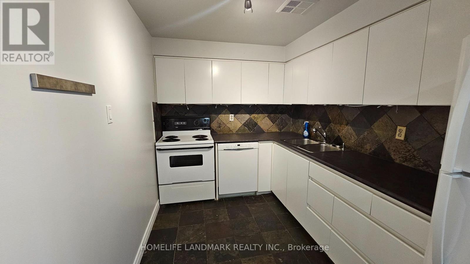 646 - 53 Mccaul Street, Toronto, Ontario  M5T 2W9 - Photo 10 - C12788826