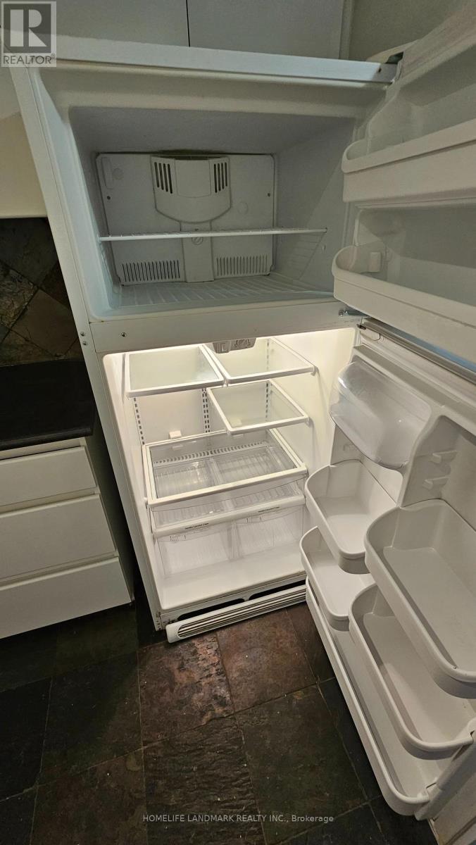 646 - 53 Mccaul Street, Toronto, Ontario  M5T 2W9 - Photo 13 - C12788826