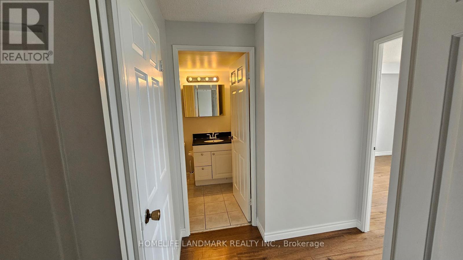 646 - 53 Mccaul Street, Toronto, Ontario  M5T 2W9 - Photo 14 - C12788826