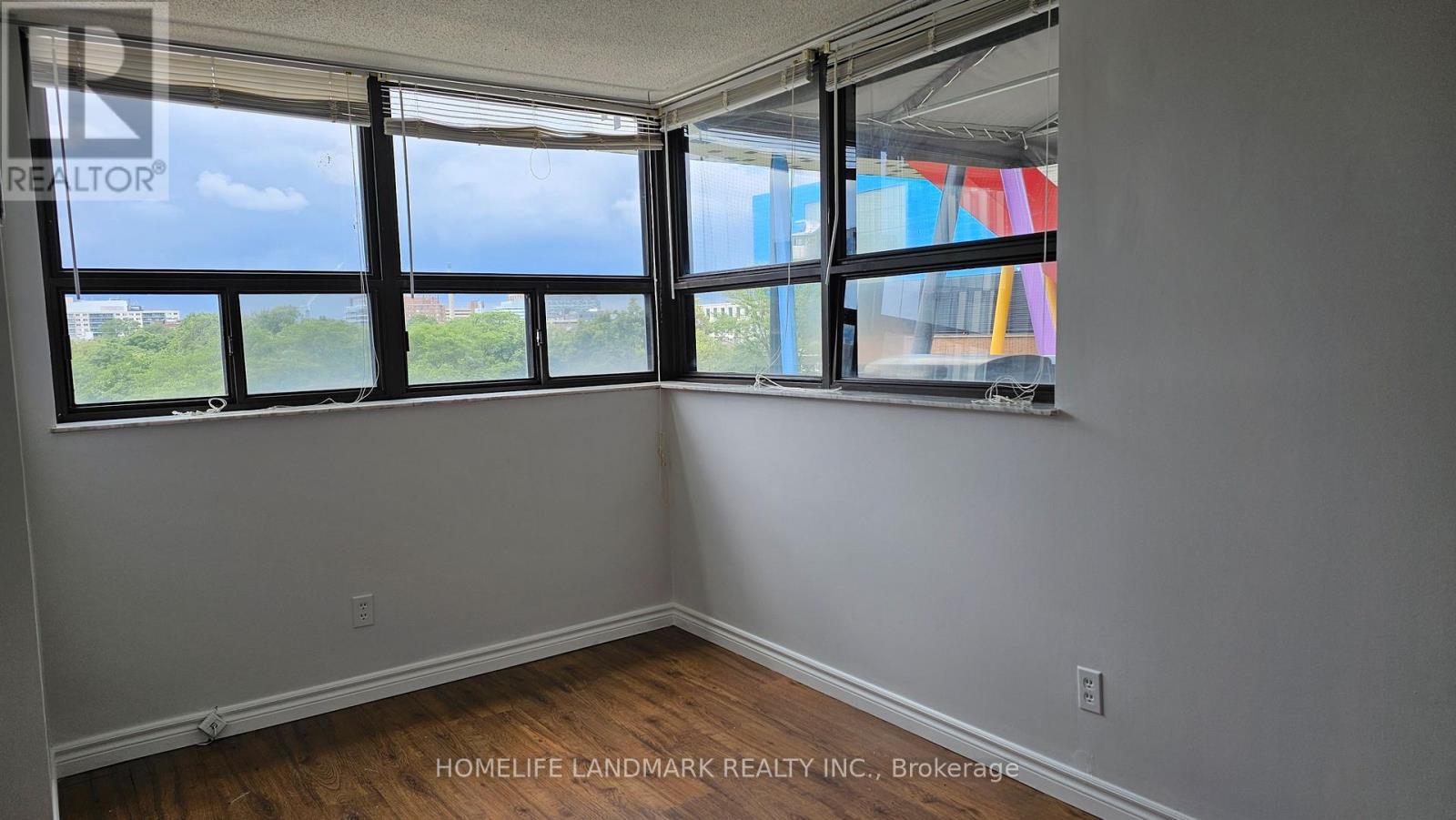 646 - 53 Mccaul Street, Toronto, Ontario  M5T 2W9 - Photo 21 - C12788826