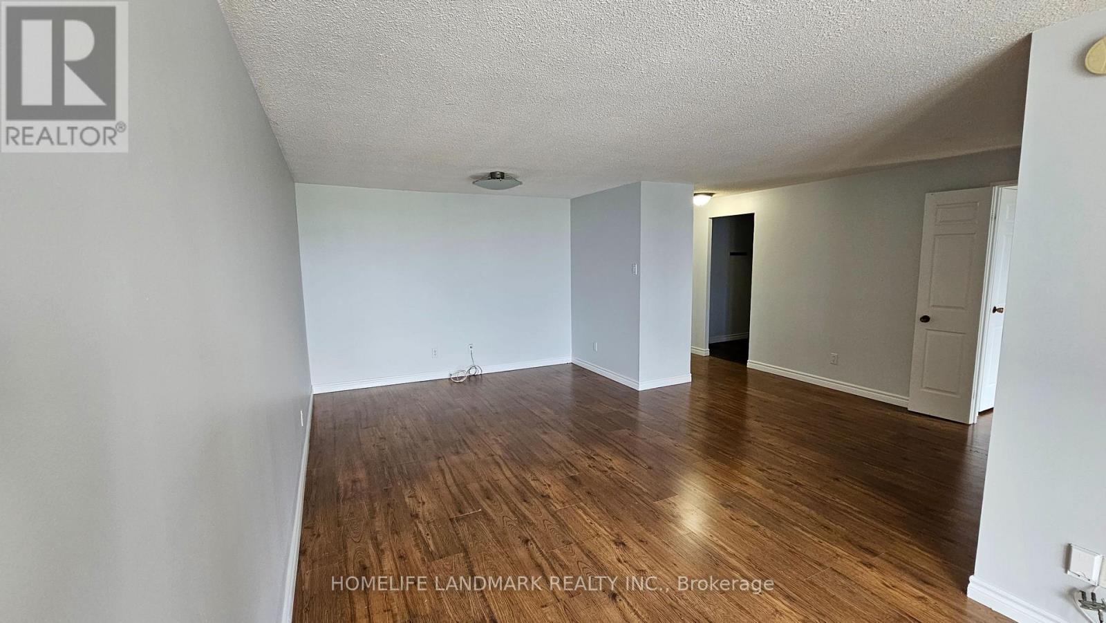 646 - 53 Mccaul Street, Toronto, Ontario  M5T 2W9 - Photo 6 - C12788826