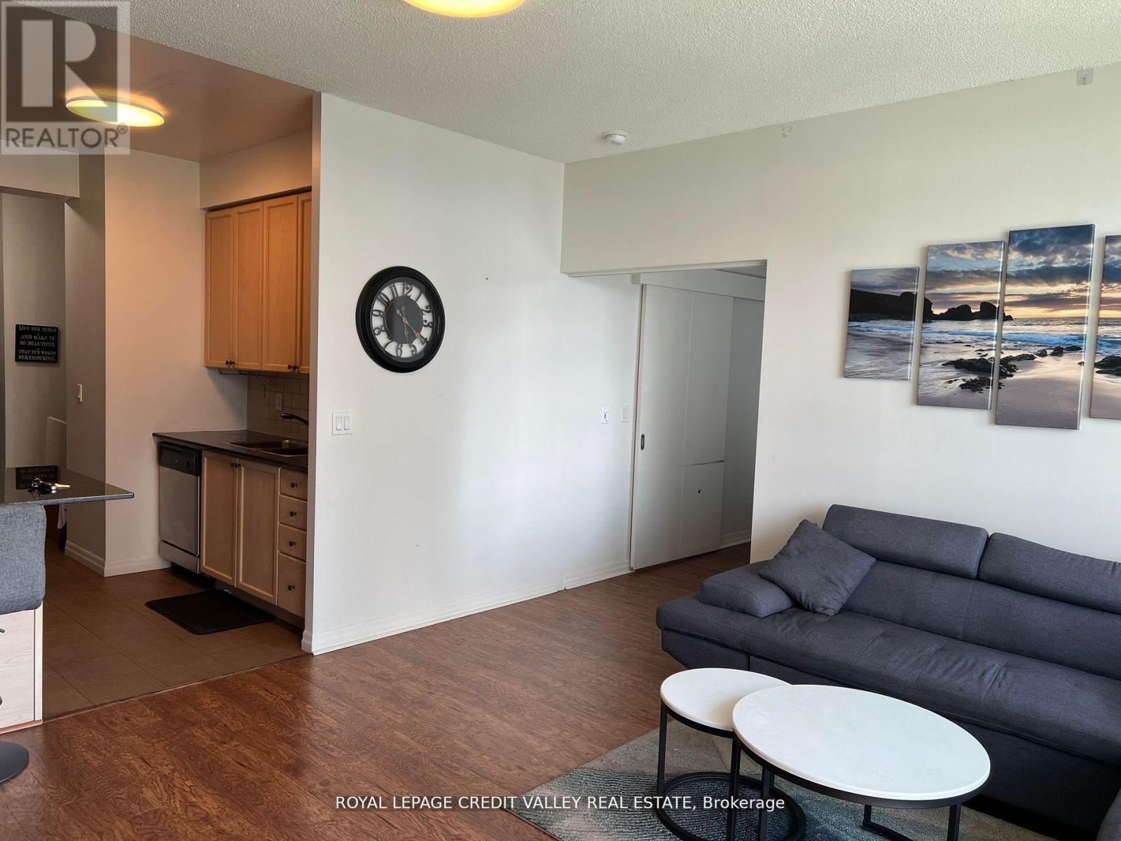 2303 - 225 Webb Drive, Mississauga, Ontario  L5B 4P2 - Photo 10 - W12788808