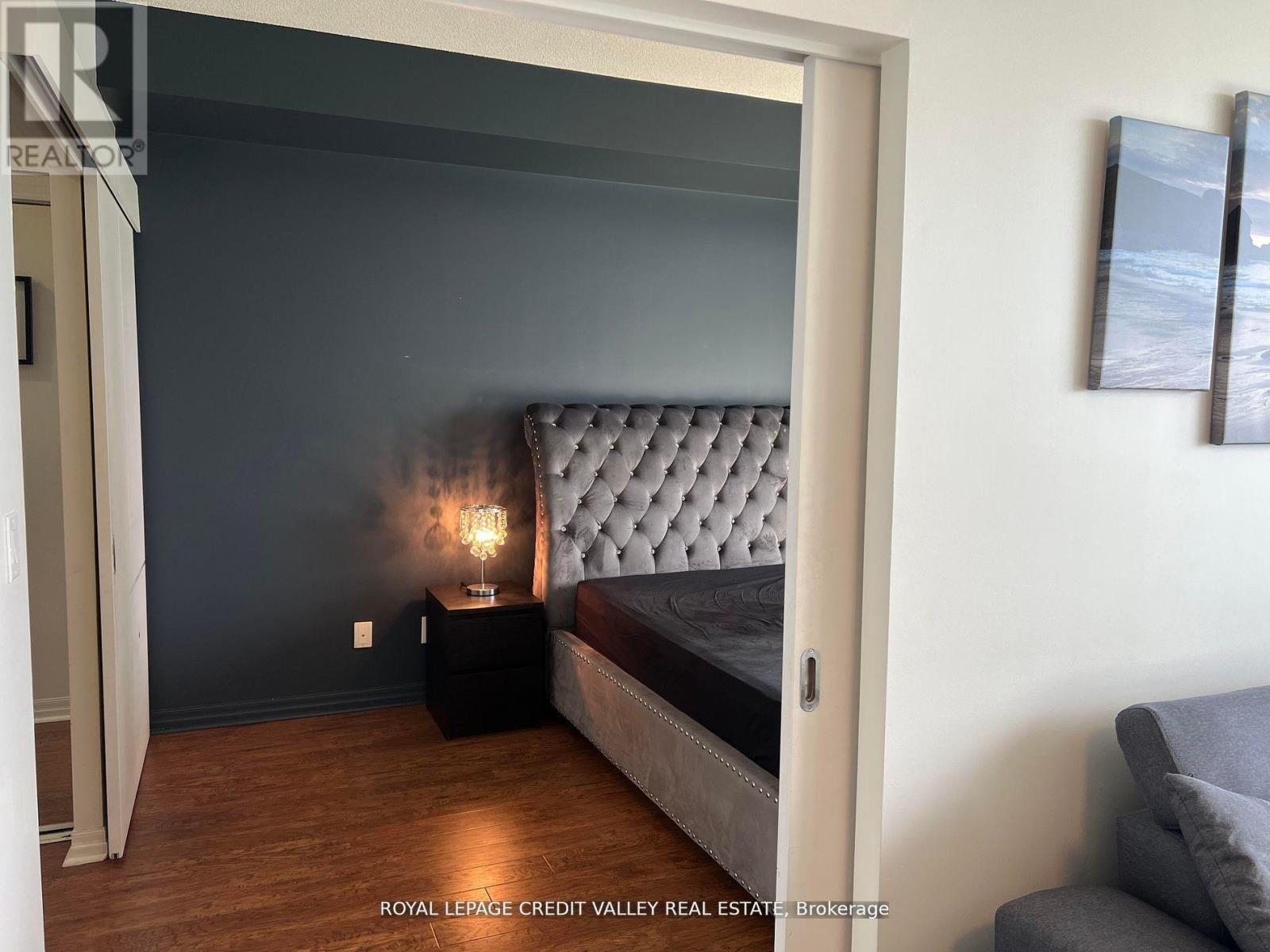 2303 - 225 Webb Drive, Mississauga, Ontario  L5B 4P2 - Photo 18 - W12788808