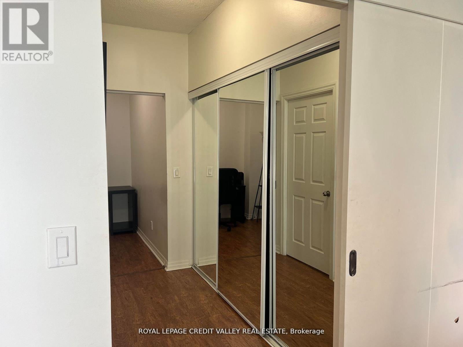 2303 - 225 Webb Drive, Mississauga, Ontario  L5B 4P2 - Photo 25 - W12788808