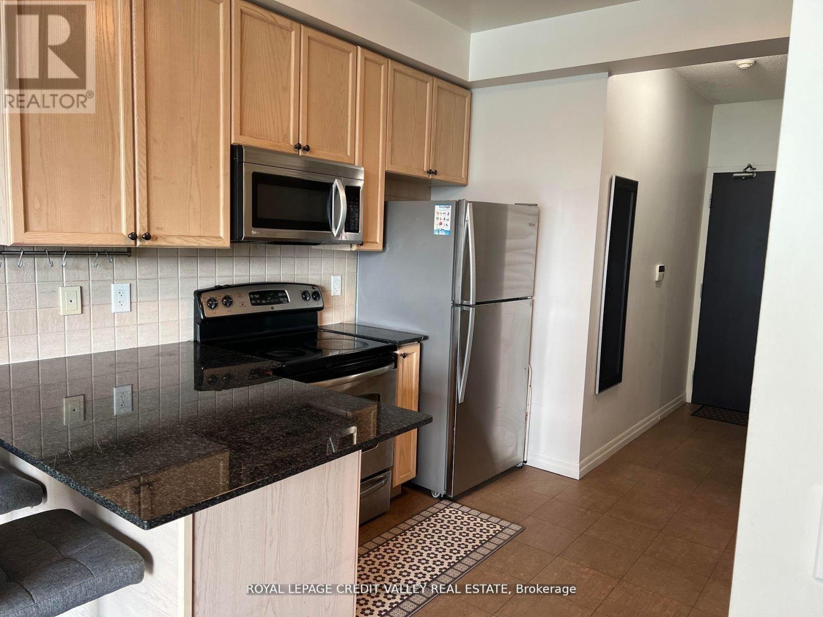 2303 - 225 Webb Drive, Mississauga, Ontario  L5B 4P2 - Photo 8 - W12788808