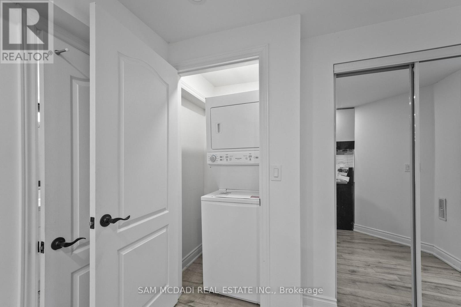 Lower - 424 Tonelli Lane, Milton, Ontario  L9T 0N4 - Photo 10 - W12788812