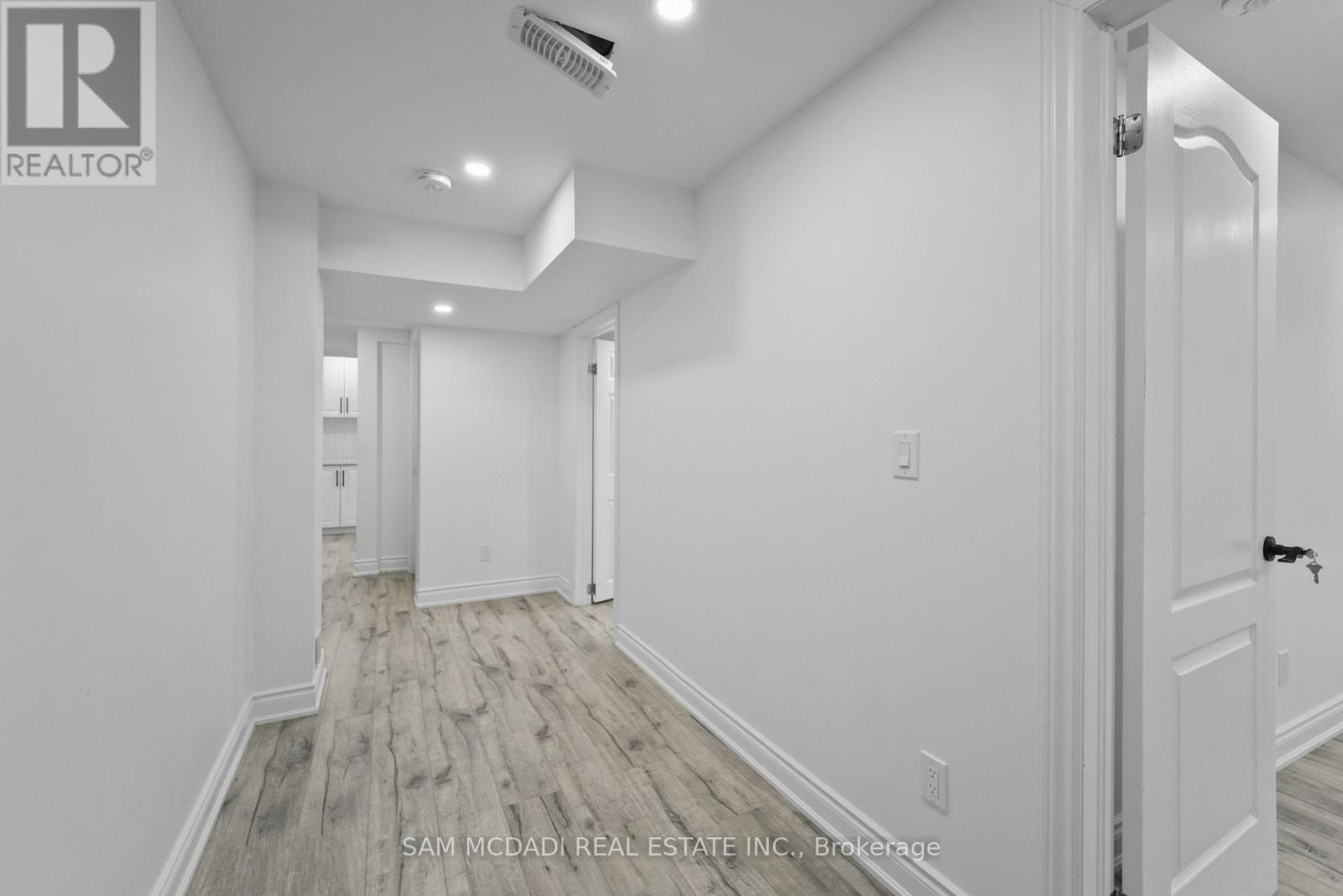 Lower - 424 Tonelli Lane, Milton, Ontario  L9T 0N4 - Photo 16 - W12788812