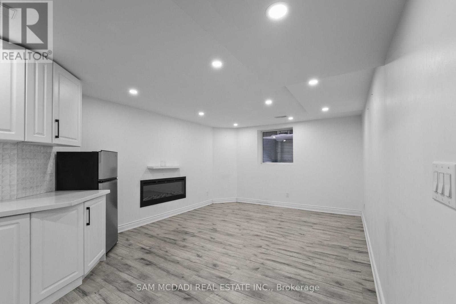 Lower - 424 Tonelli Lane, Milton, Ontario  L9T 0N4 - Photo 6 - W12788812