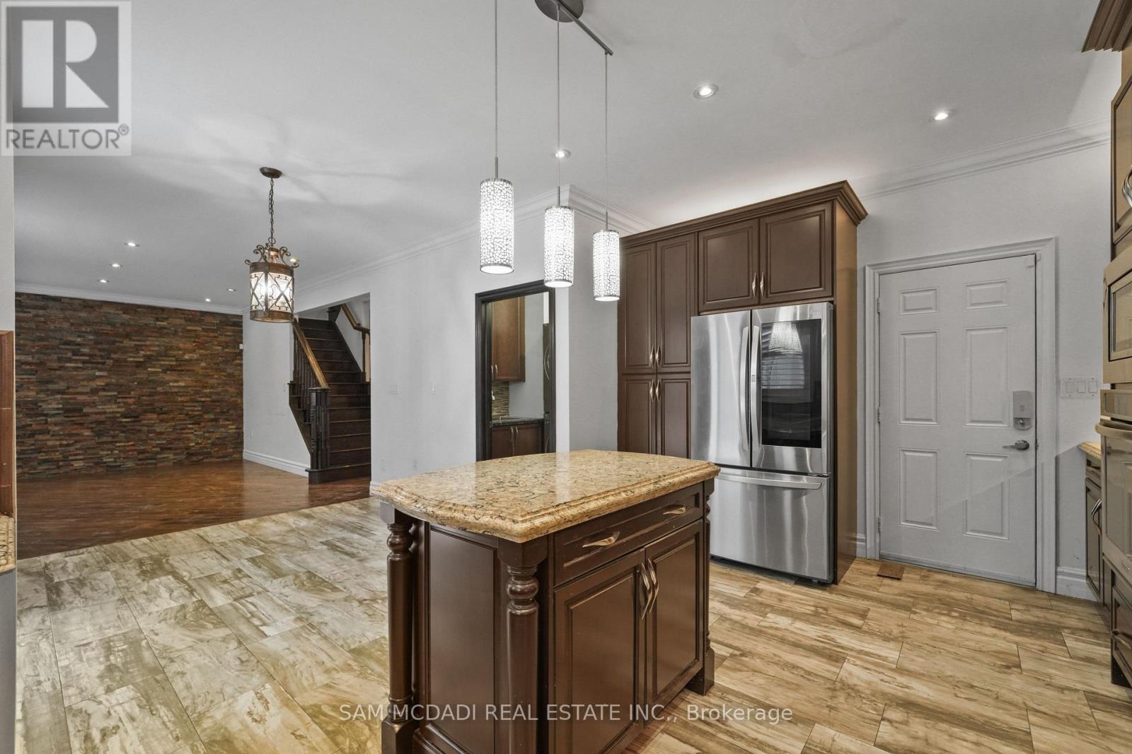 Upper - 424 Tonelli Lane, Milton, Ontario  L9T 0N4 - Photo 16 - W12788814