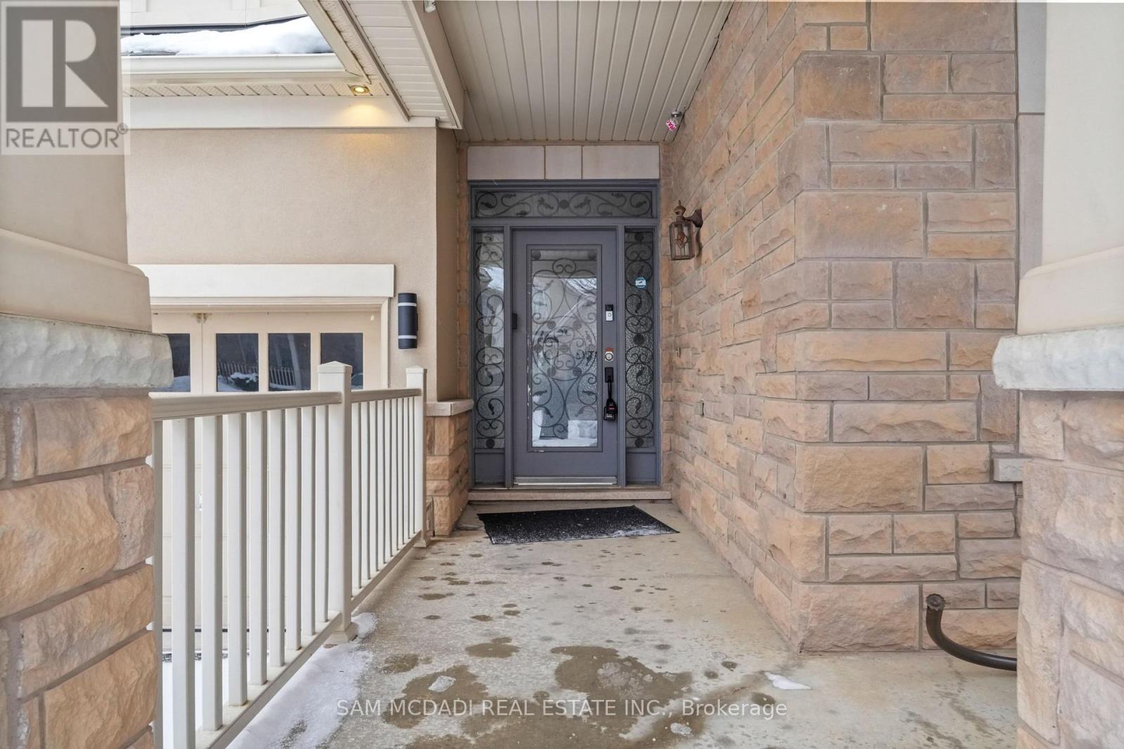 Upper - 424 Tonelli Lane, Milton, Ontario  L9T 0N4 - Photo 2 - W12788814