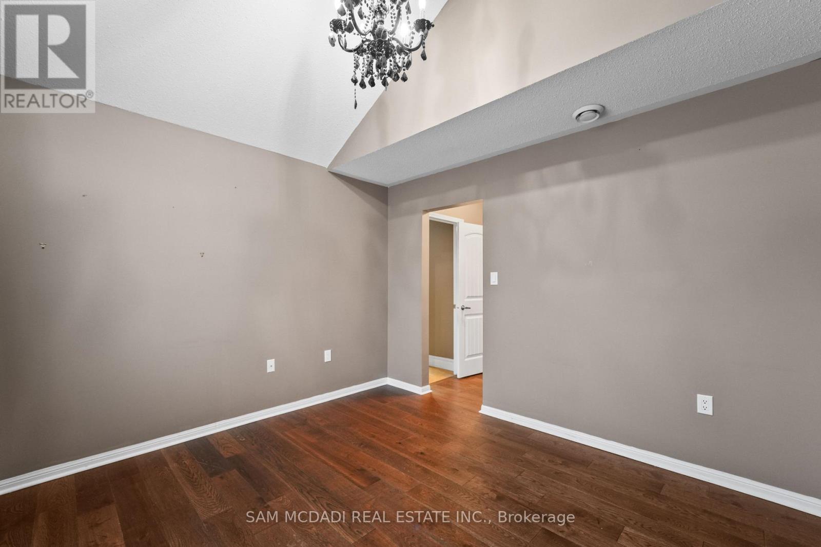 Upper - 424 Tonelli Lane, Milton, Ontario  L9T 0N4 - Photo 28 - W12788814