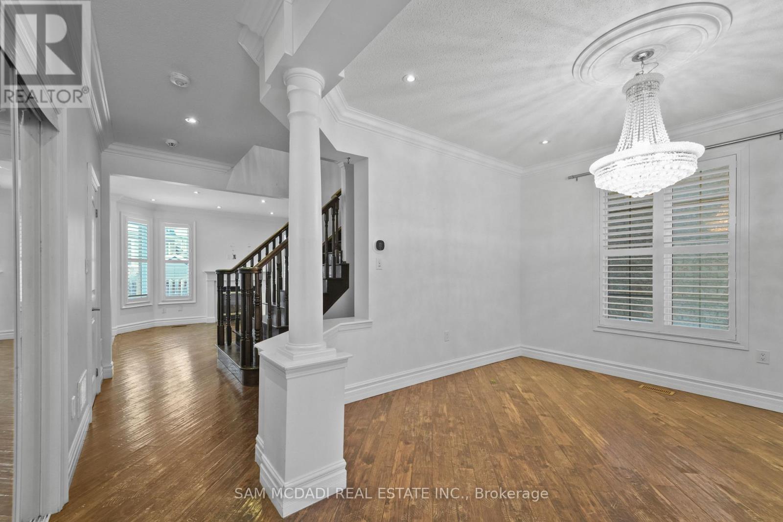 Upper - 424 Tonelli Lane, Milton, Ontario  L9T 0N4 - Photo 4 - W12788814