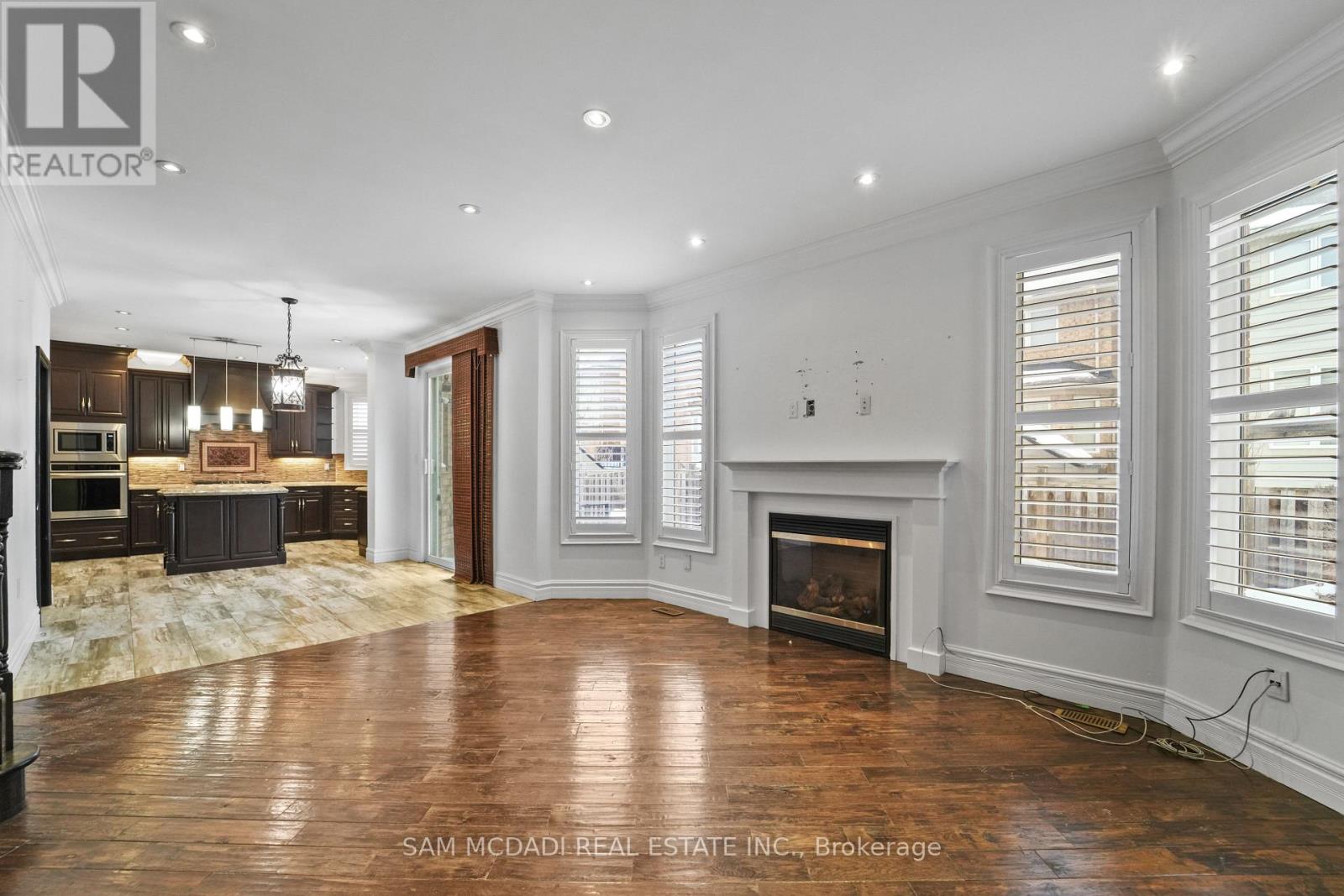 Upper - 424 Tonelli Lane, Milton, Ontario  L9T 0N4 - Photo 9 - W12788814