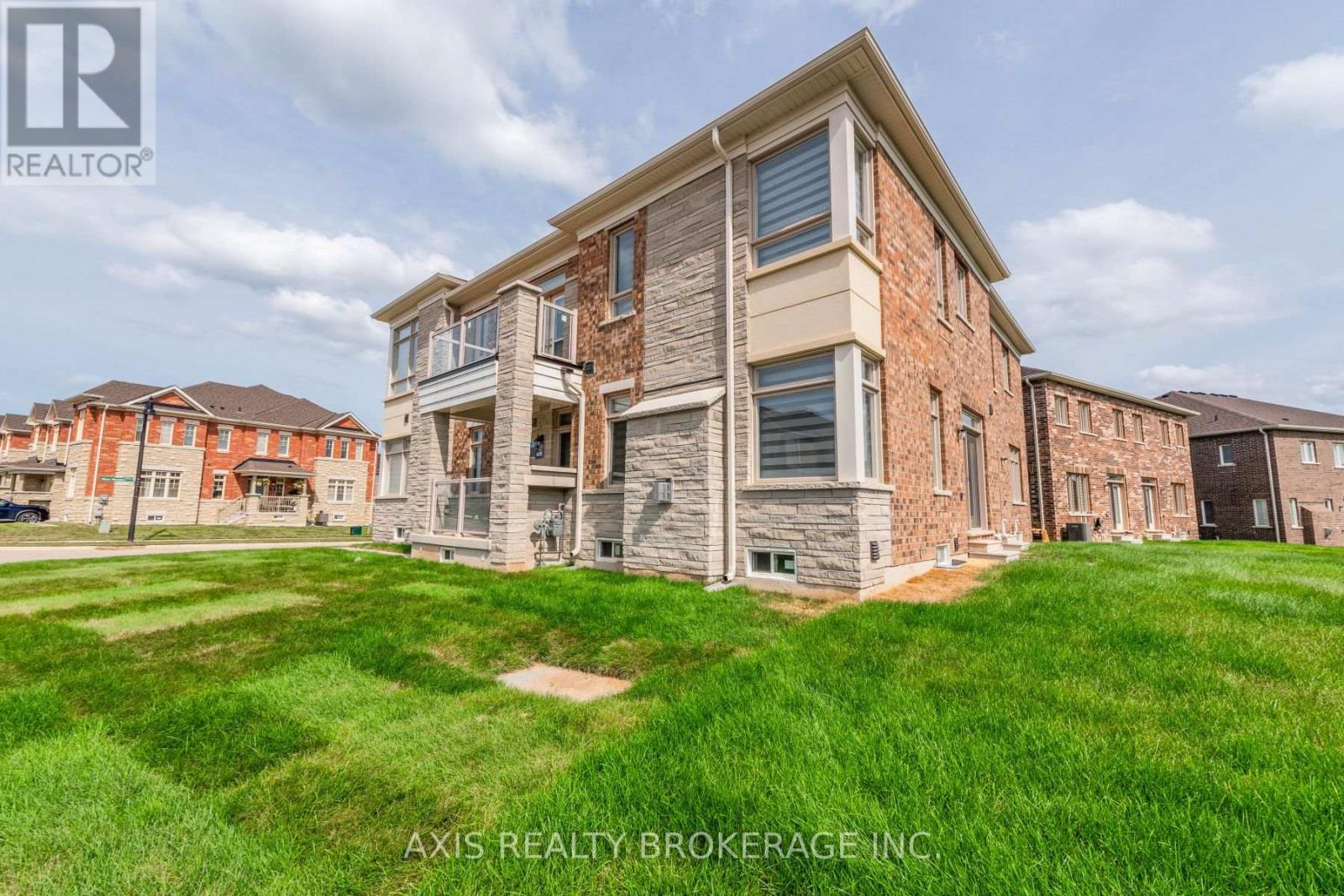 43 Silver Meadow Gardens, Hamilton, Ontario  L8B 1Z4 - Photo 29 - X12788820