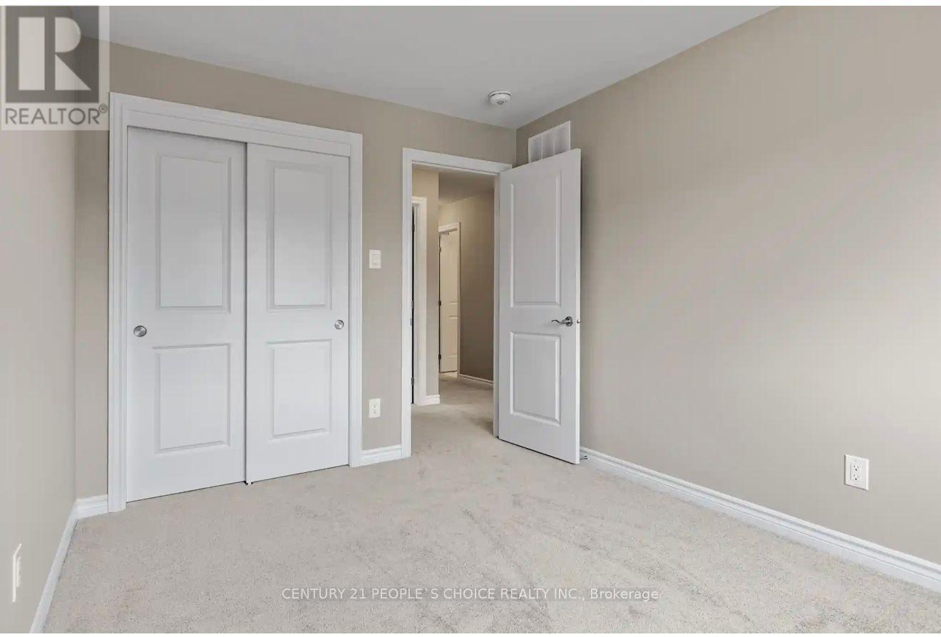 32 Atop Lane, Ottawa, Ontario  K1X 0H2 - Photo 8 - X12788828