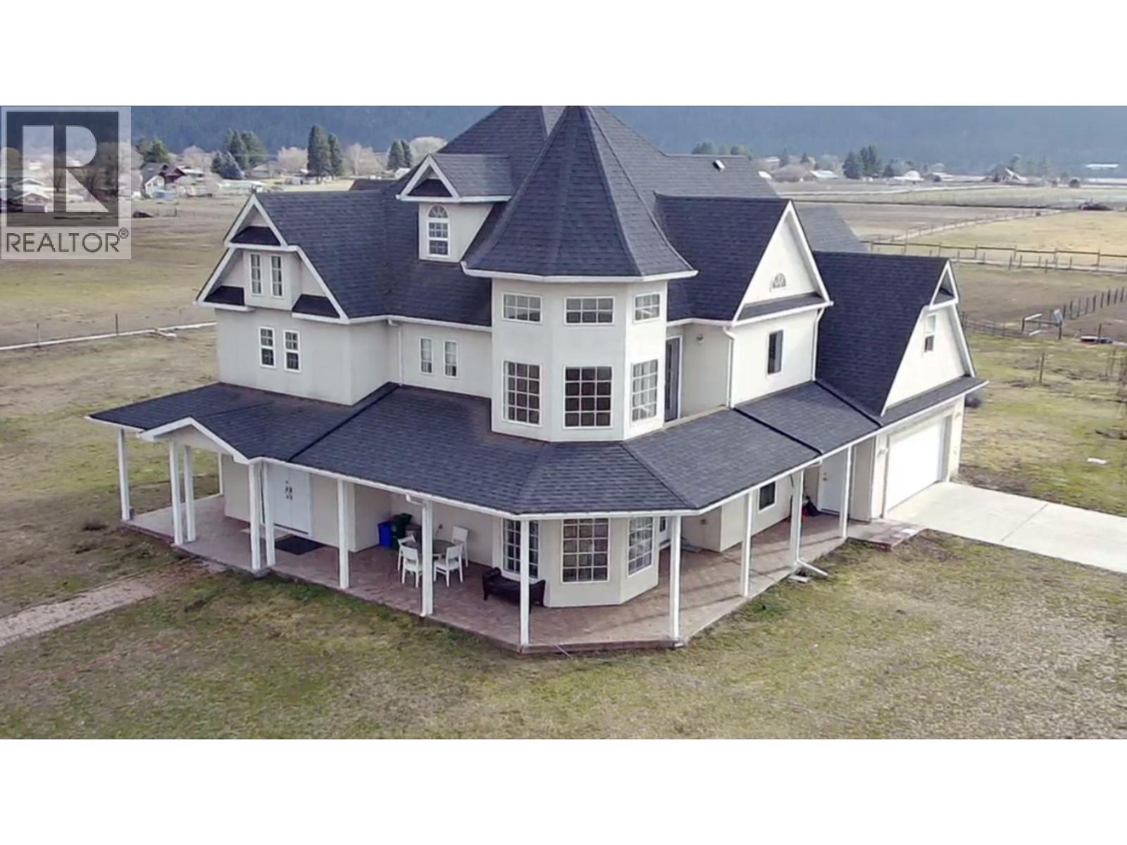 670 Cameron Avenue, Grand Forks, British Columbia