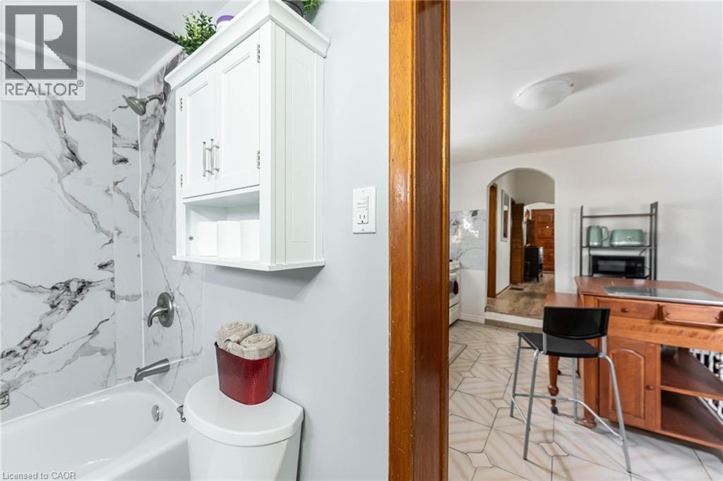 104 Mulberry Street, Hamilton, Ontario  L8R 2C8 - Photo 10 - 40805288