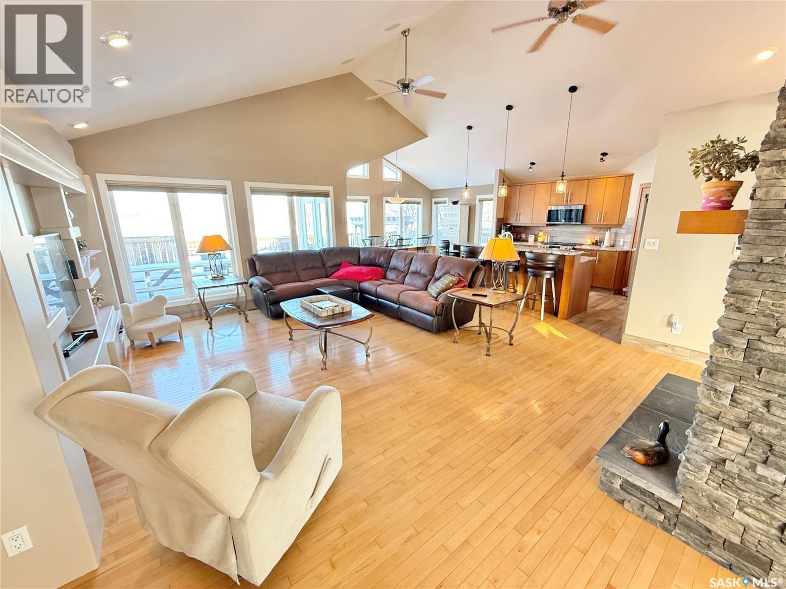 785 Washington Drive, Weyburn, Saskatchewan  S4H 3C7 - Photo 5 - SK028091