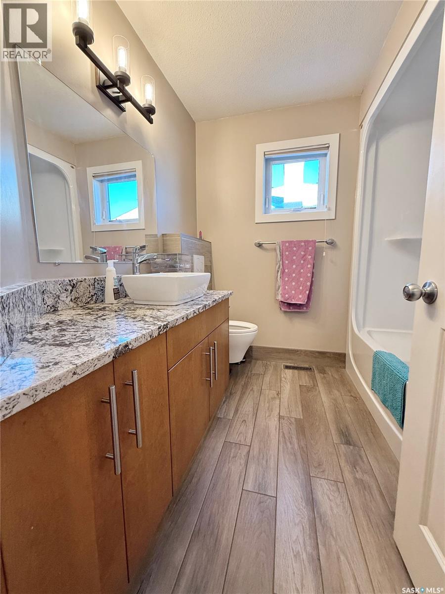 785 Washington Drive, Weyburn, Saskatchewan  S4H 3C7 - Photo 18 - SK028091