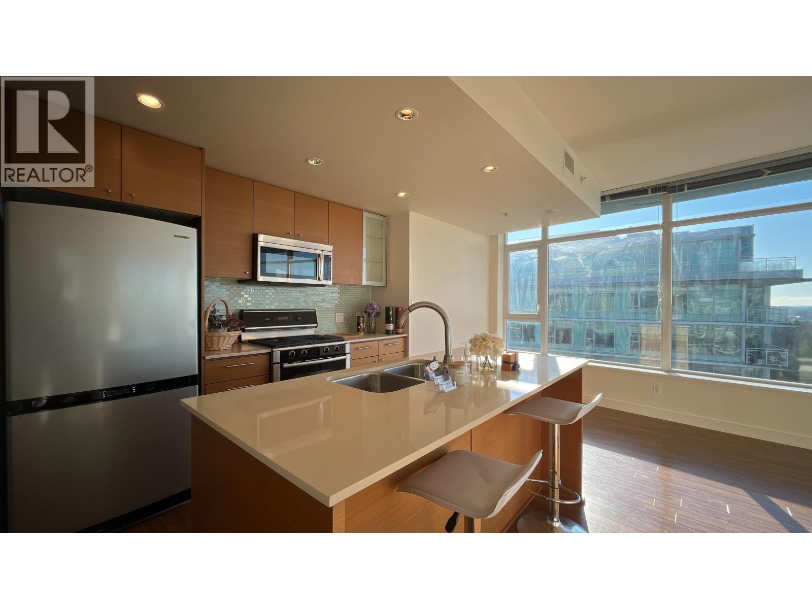 Listing Picture 4 of 11 : 1708 5900 ALDERBRIDGE WAY, Richmond / 烈治文 - 魯藝地產 Yvonne Lu Group - MLS Medallion Club Member