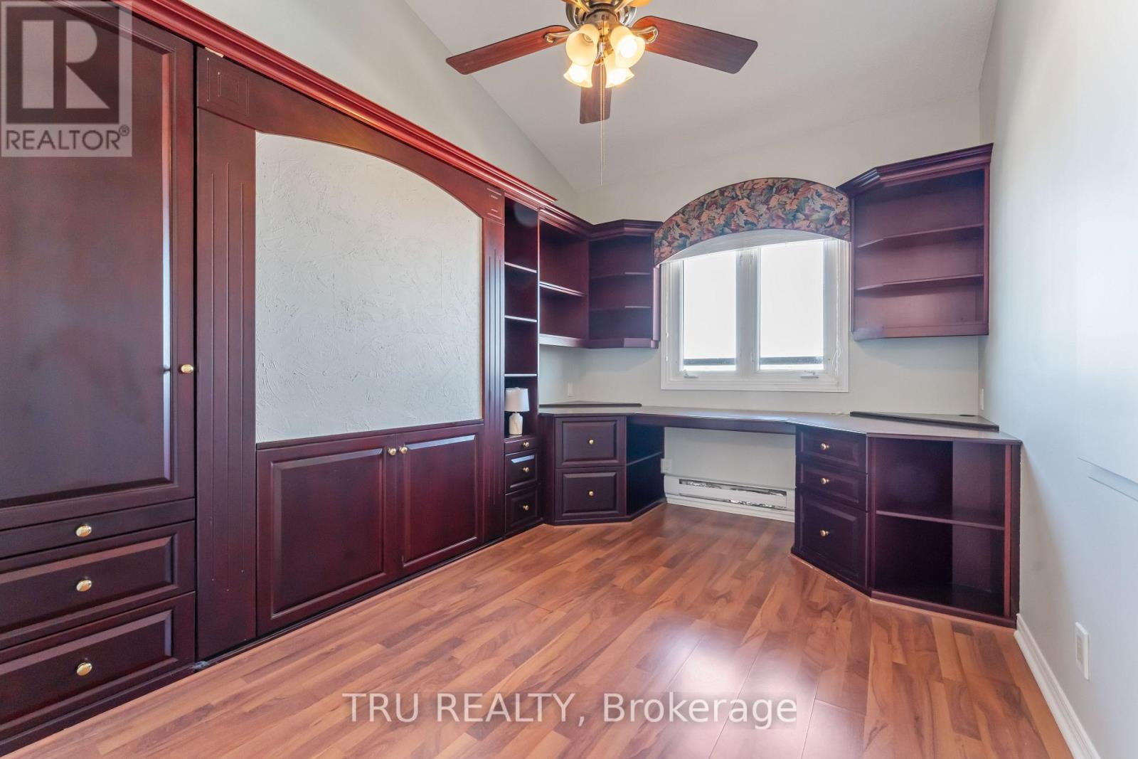 Ph4 - 158a Mcarthur Avenue, Ottawa, Ontario  K1L 7E7 - Photo 12 - X12788862