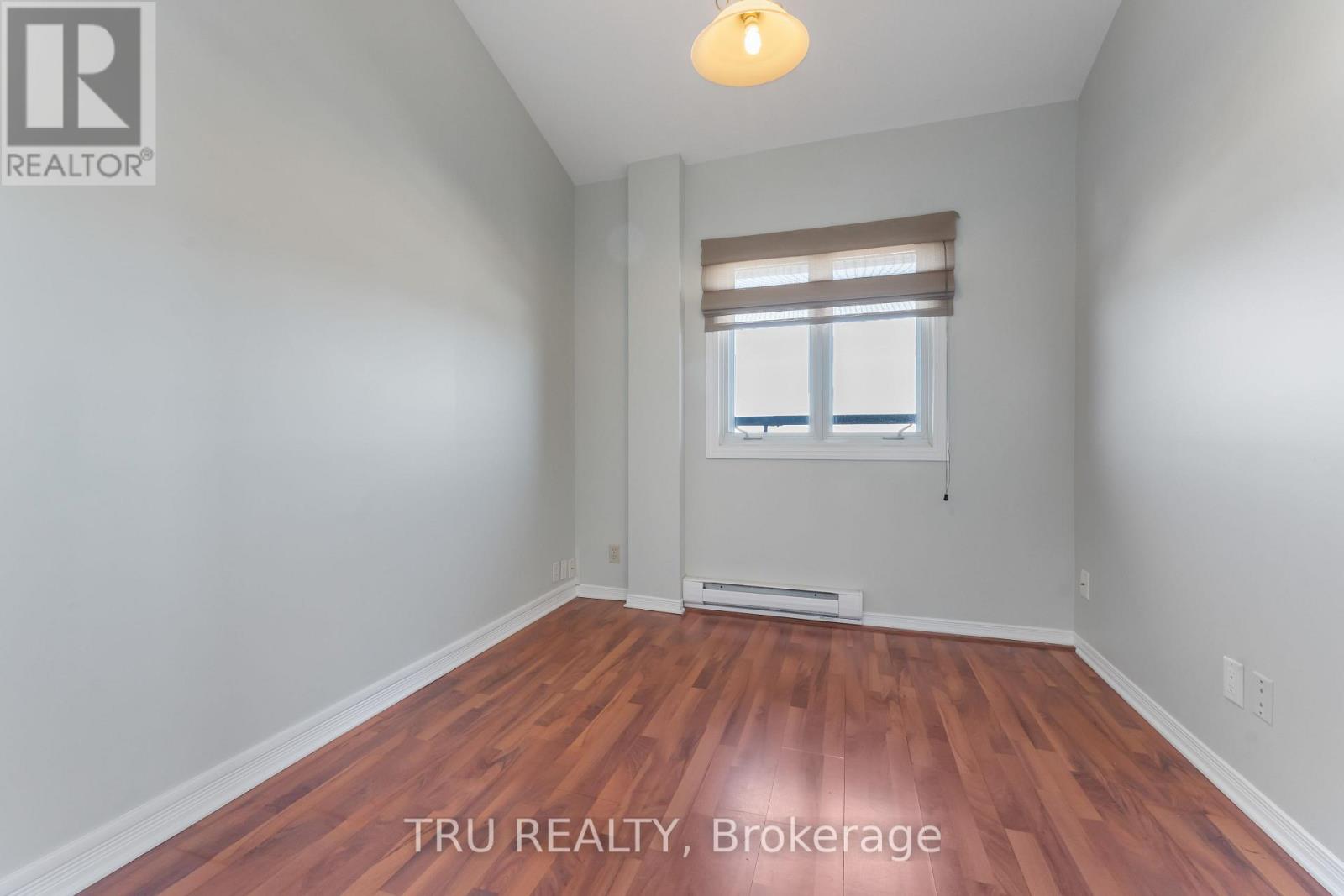 Ph4 - 158a Mcarthur Avenue, Ottawa, Ontario  K1L 7E7 - Photo 14 - X12788862