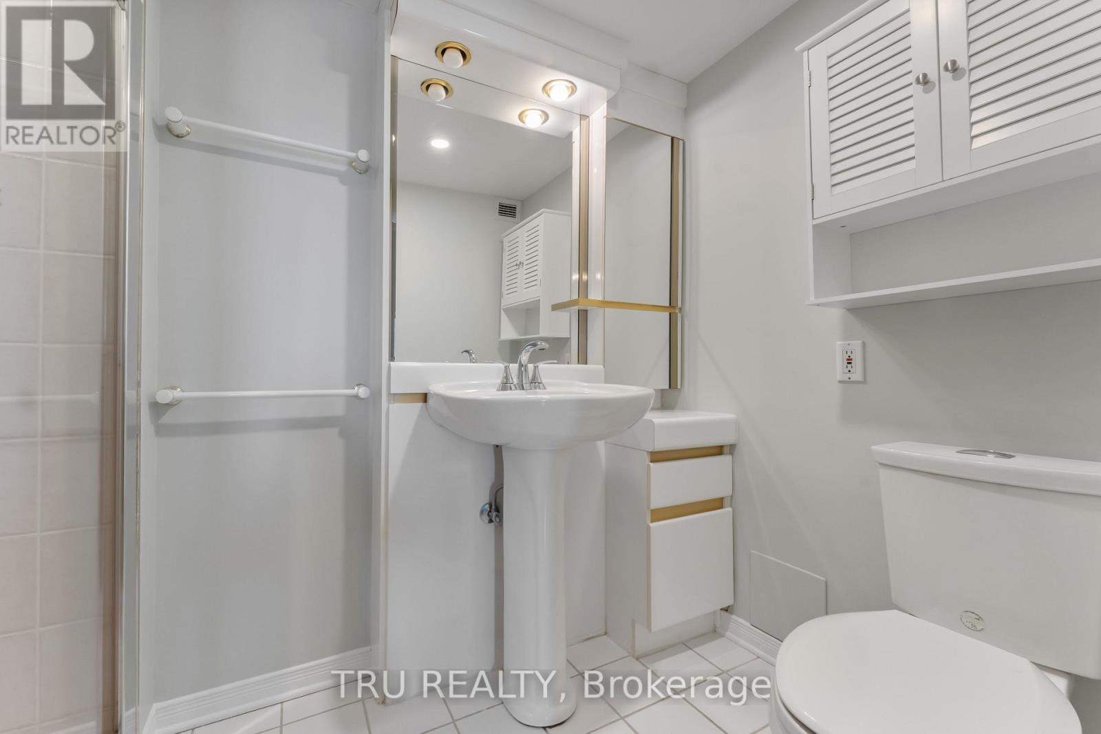 Ph4 - 158a Mcarthur Avenue, Ottawa, Ontario  K1L 7E7 - Photo 17 - X12788862