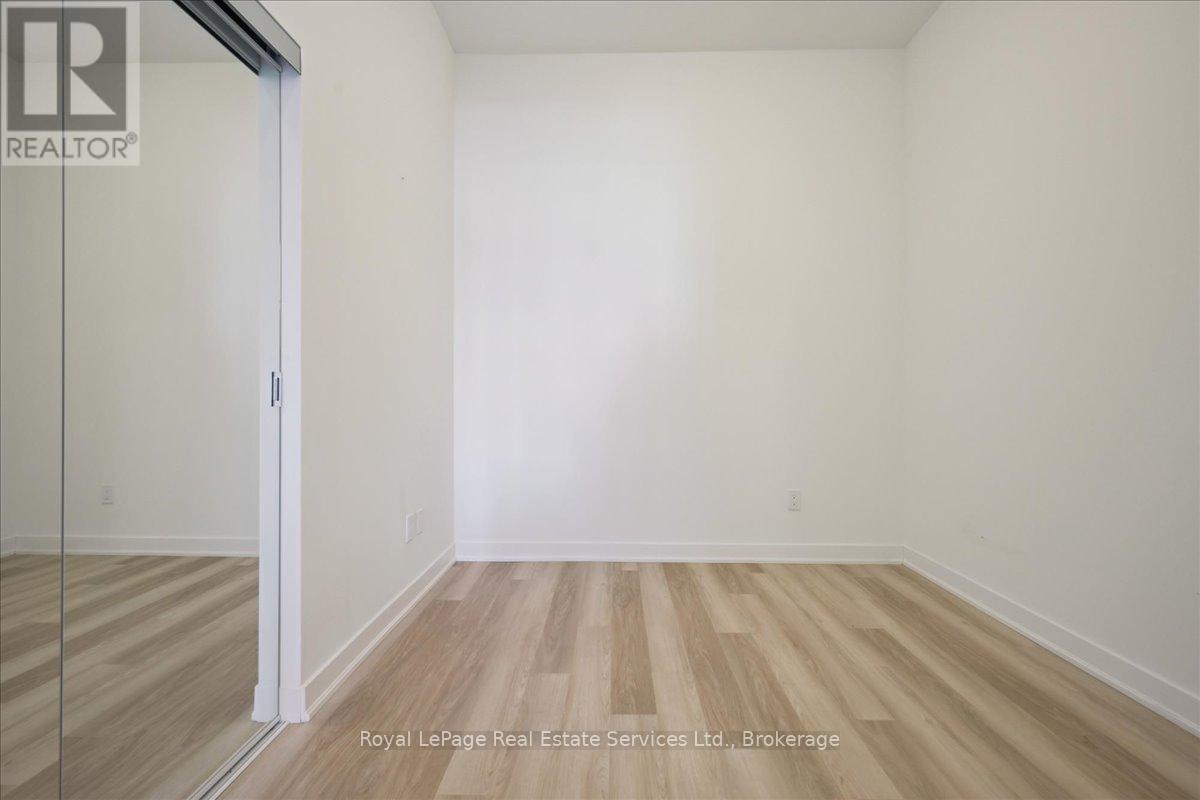 308 - 2007 James Street, Burlington, Ontario  L7R 0G7 - Photo 7 - W12788912