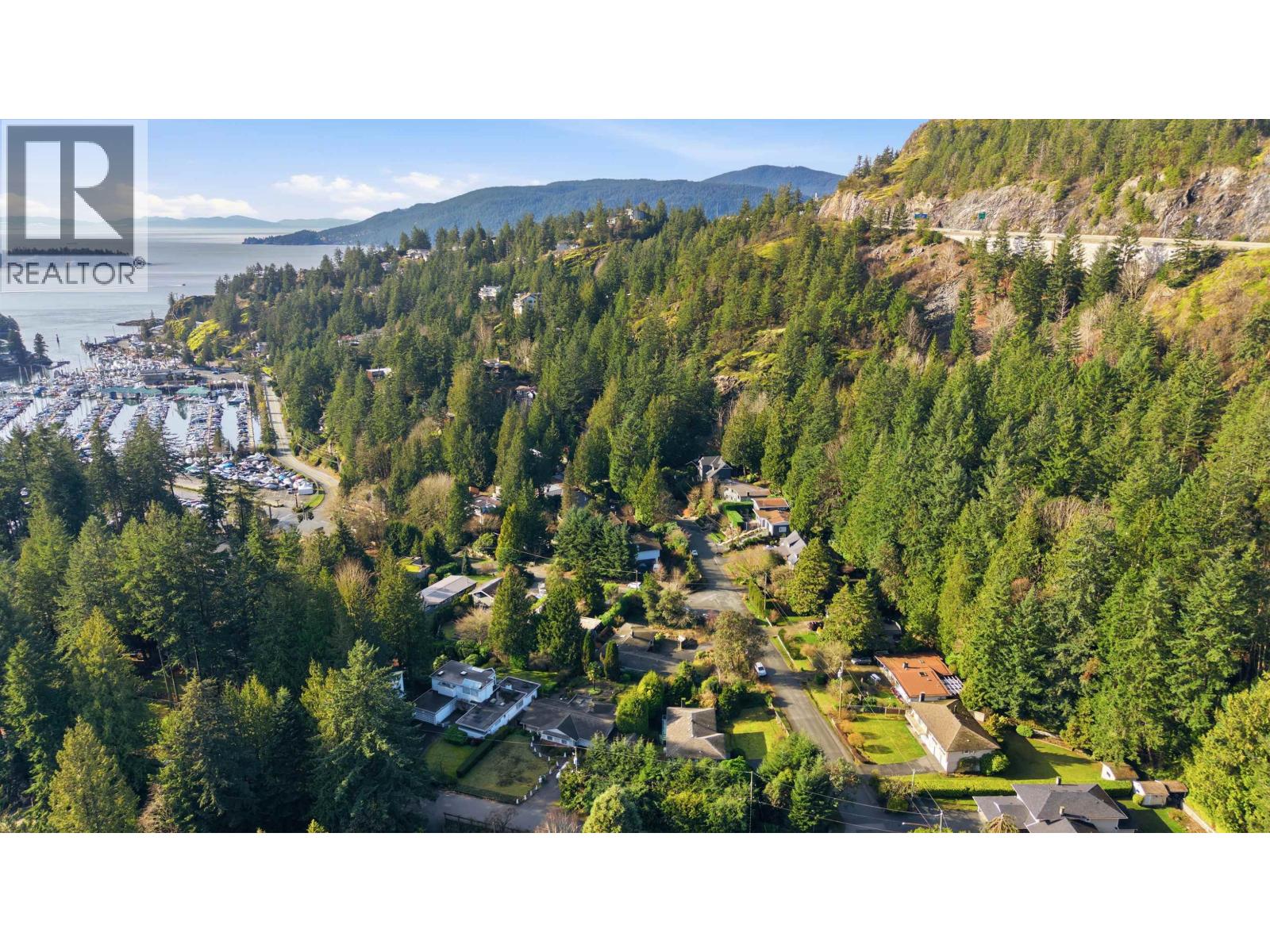 5757 Cranley Drive, West Vancouver, British Columbia  V7W 1S9 - Photo 12 - R3089818