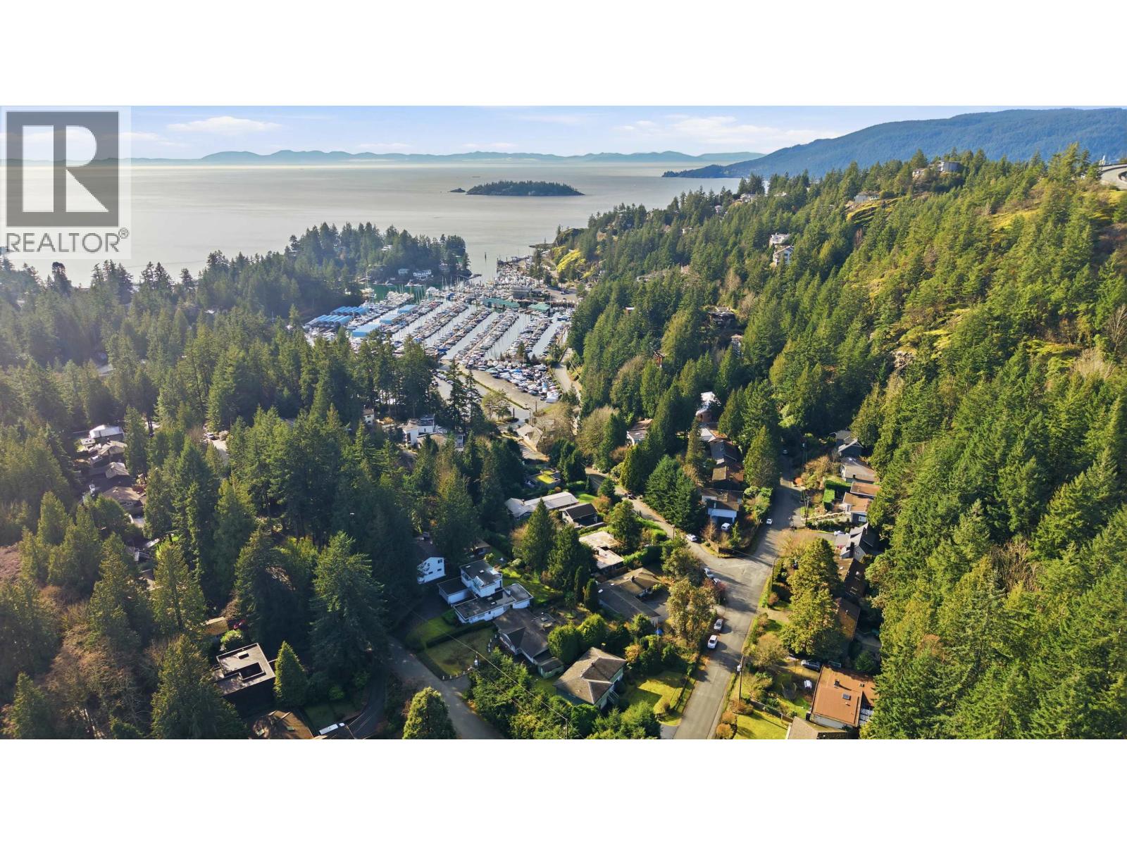 5757 Cranley Drive, West Vancouver, British Columbia  V7W 1S9 - Photo 13 - R3089818